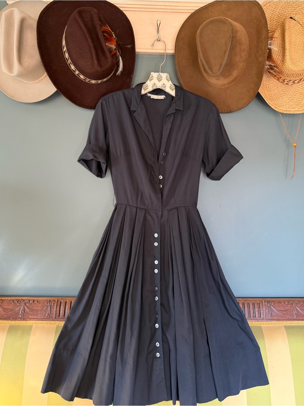 Vintage 1940s/ 1950s Black Button-Front Pleated Shirt Dress sz 0 / XS
